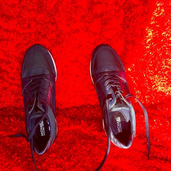 New: MK comfortable leather and suede shoes for all occasions. - Picture 3 of 8